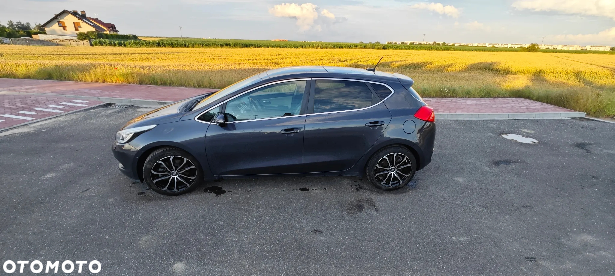 Kia Ceed - 8