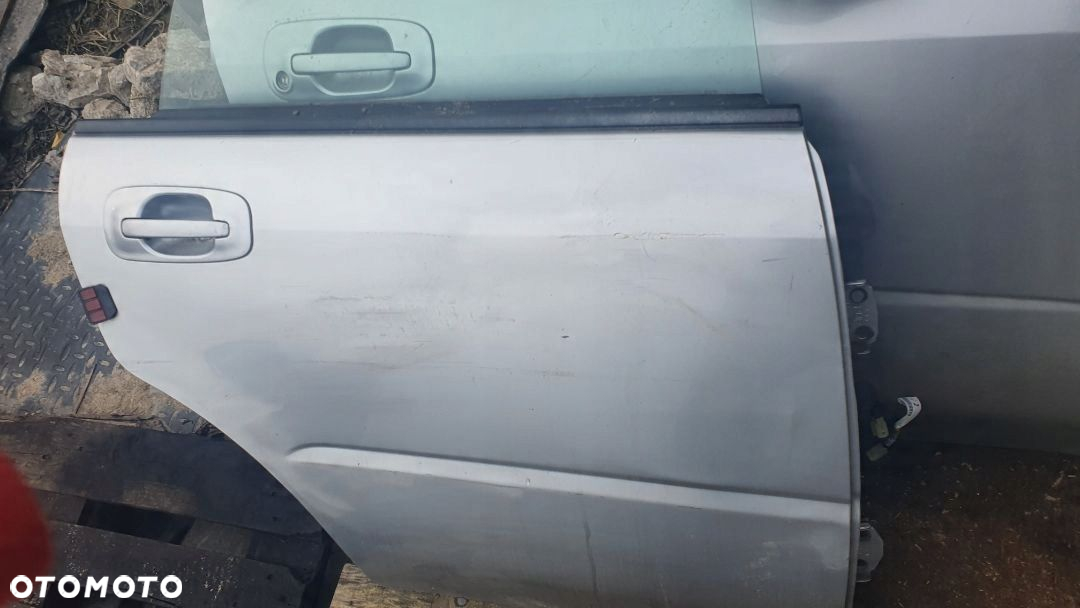 subaru impreza wrx gd 01 07 drzwi prawy tył kombi - 4