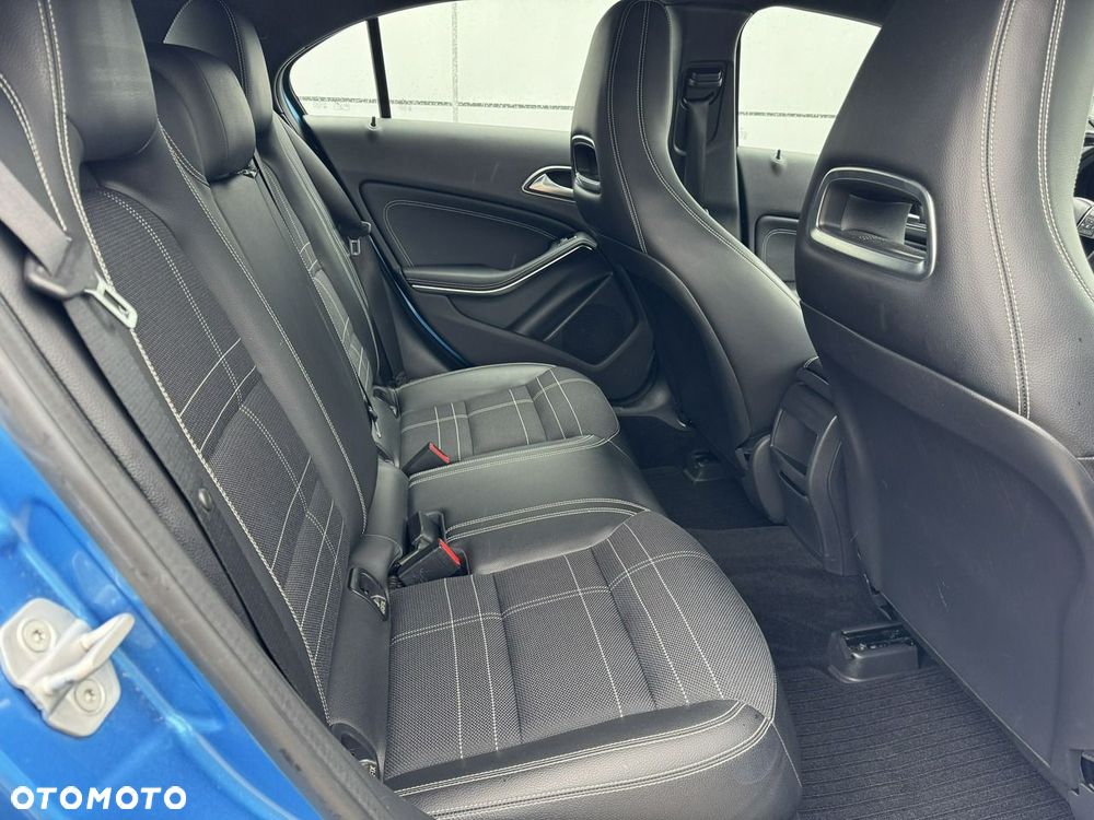 Mercedes-Benz Klasa A 180 BlueEfficiency Edition - 21