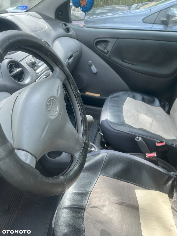 Toyota Yaris 1.0 Base - 5