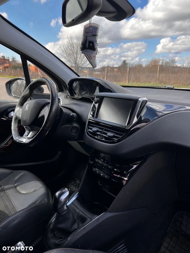 Peugeot 208 1.2 PureTech Allure S&S - 6