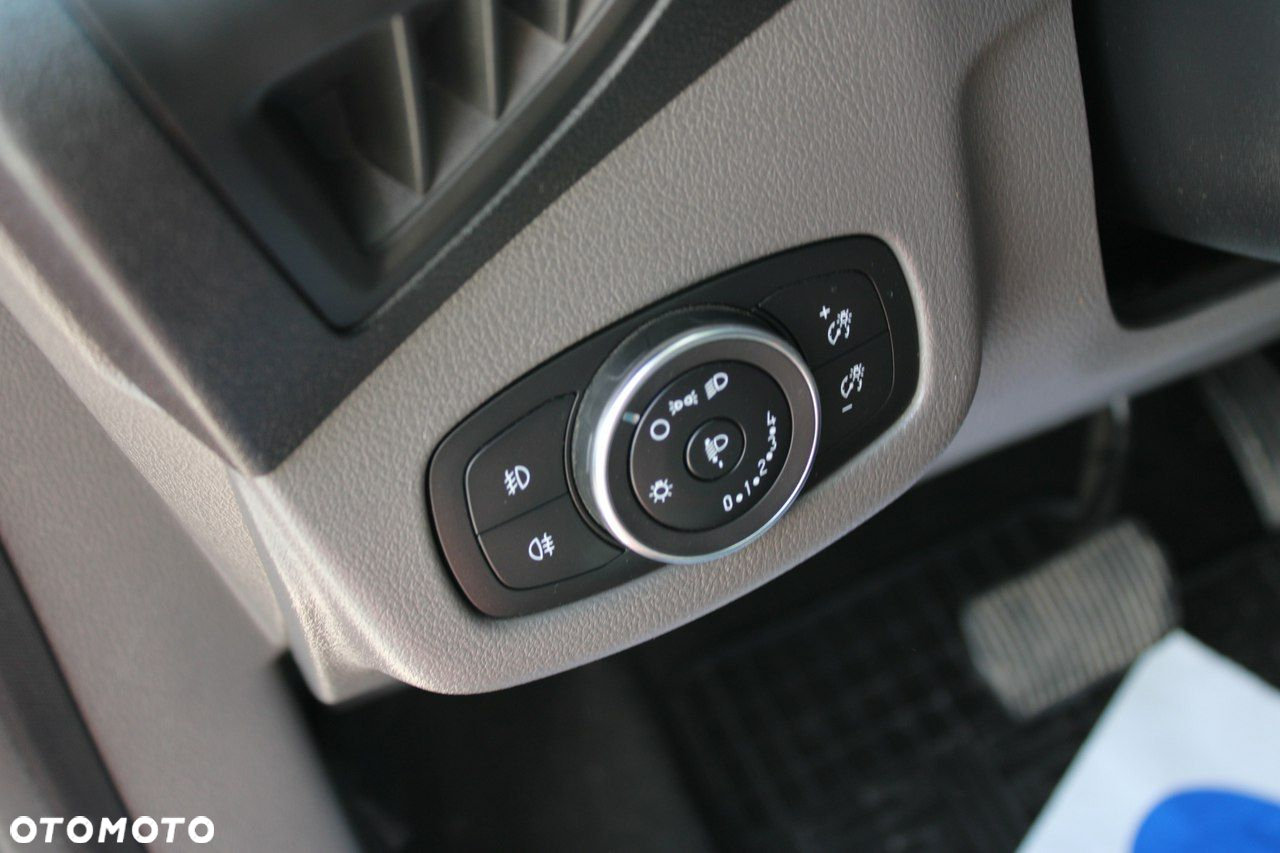 Ford Transit Connect - 19