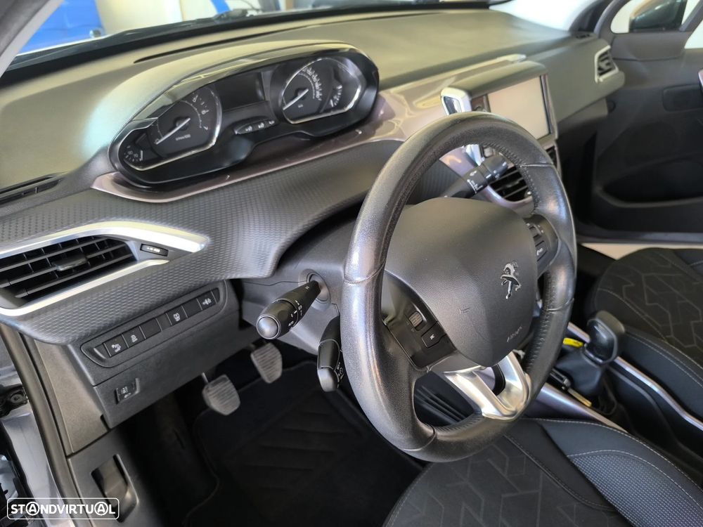 Peugeot 2008 1.2 PureTech Access - 13