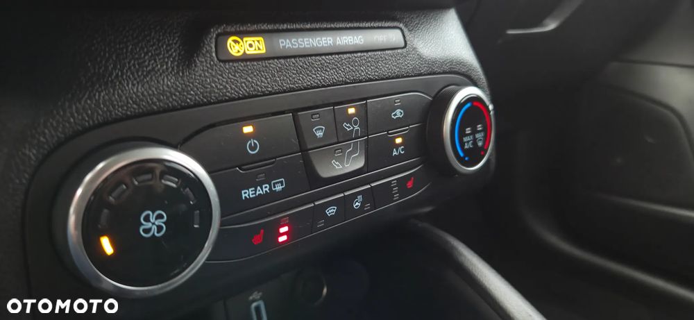 Ford Focus 1.0 EcoBoost STart-Stopp-System TITANIUM - 30