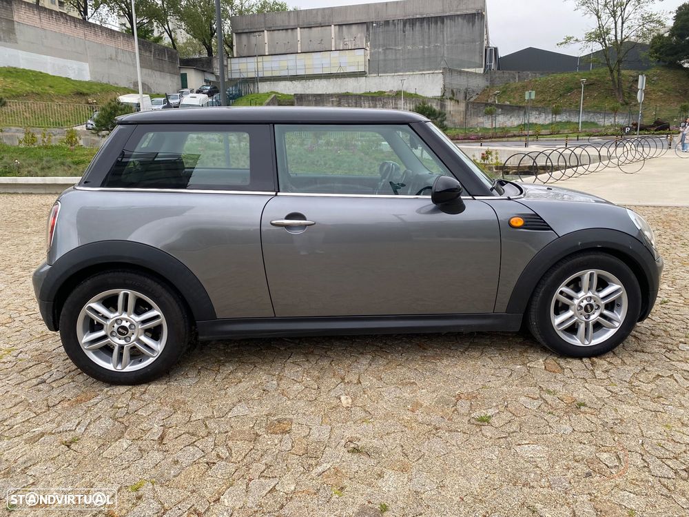 MINI 3 Portas One D - 4