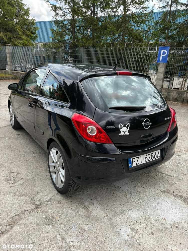 Opel Corsa 1.4 16V Cosmo - 5