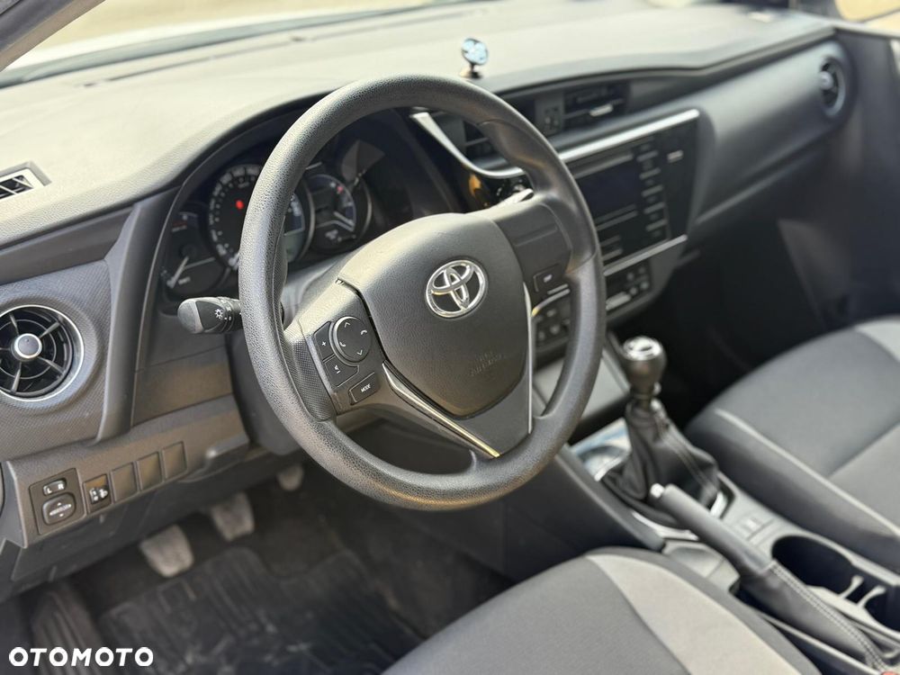 Toyota Auris - 9