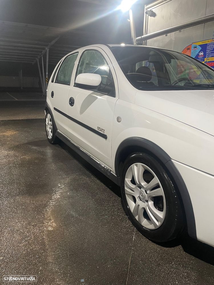 Opel Corsa 1.7 DTi 16V Elegance - 2