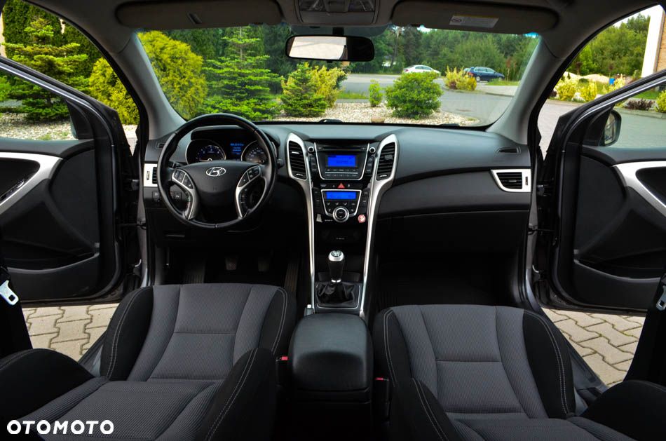 Hyundai i30 blue 1.6 CRDi Trend - 5