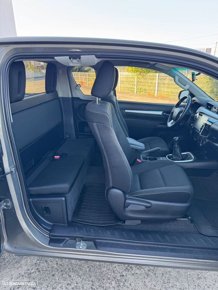 Toyota Hilux 2.4 D-4D 4WD Trial - 18