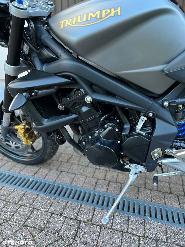 Triumph Street Triple - 25
