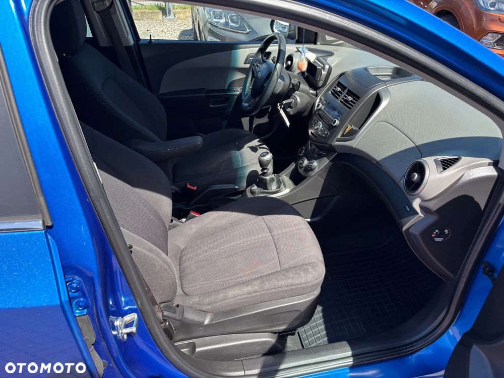Chevrolet Aveo 1.6 LTZ - 11