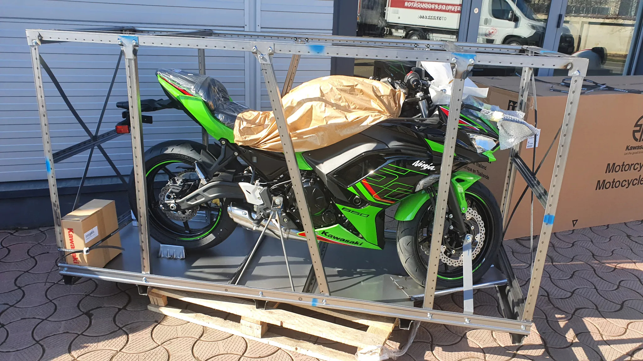 Kawasaki Ninja 650 KRT - 5