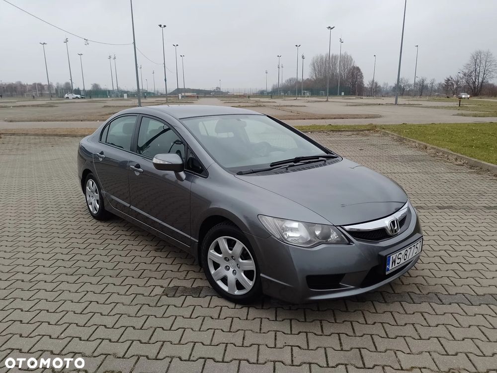 Honda Civic 1.8 Comfort - 11