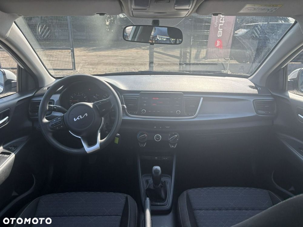 Kia Rio - 21