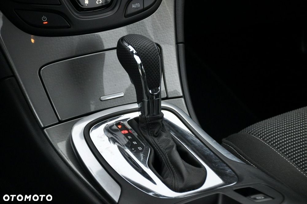 Opel Insignia - 35