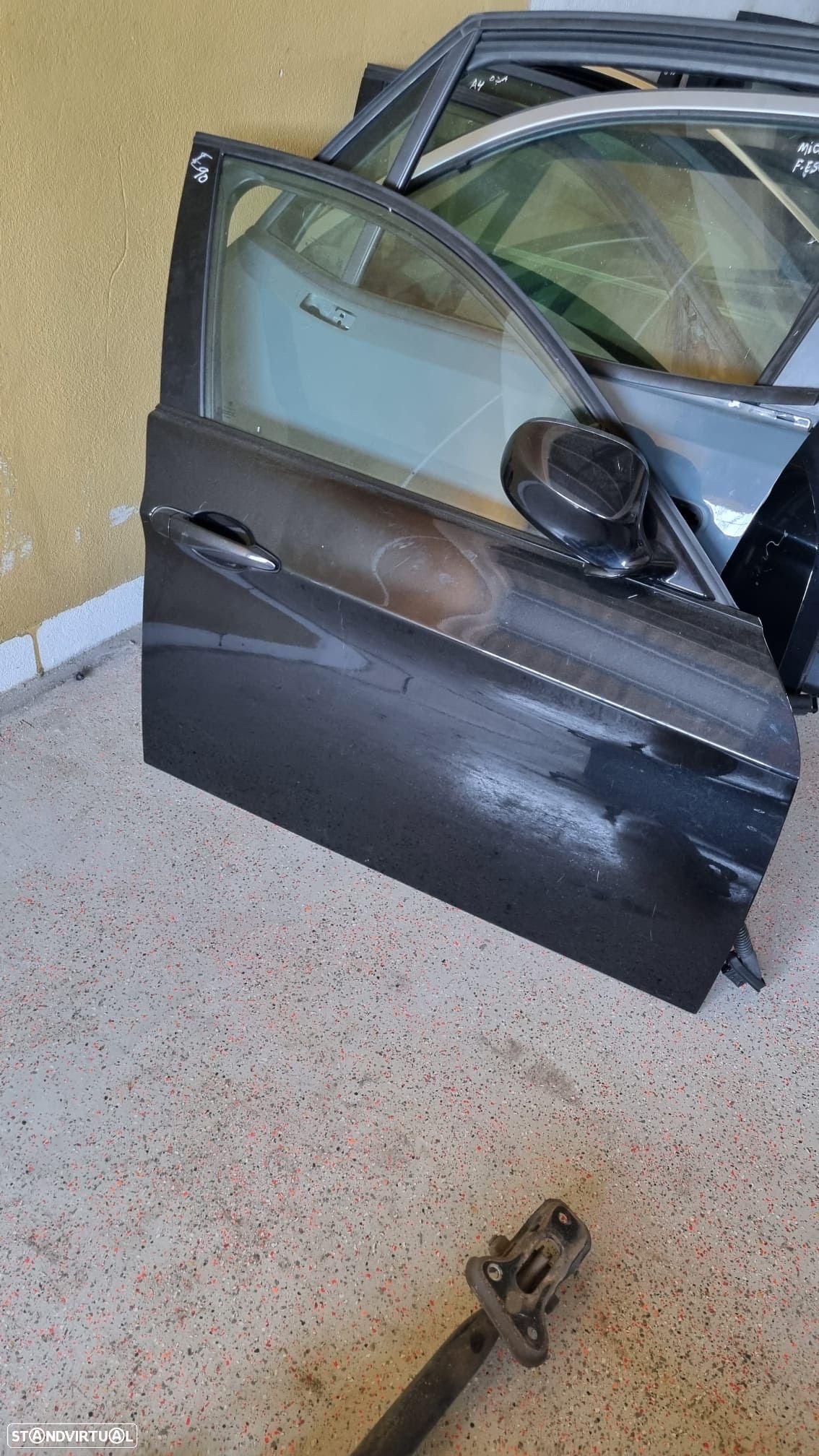 Porta Frente Direita BMW E90 / E91 - 1