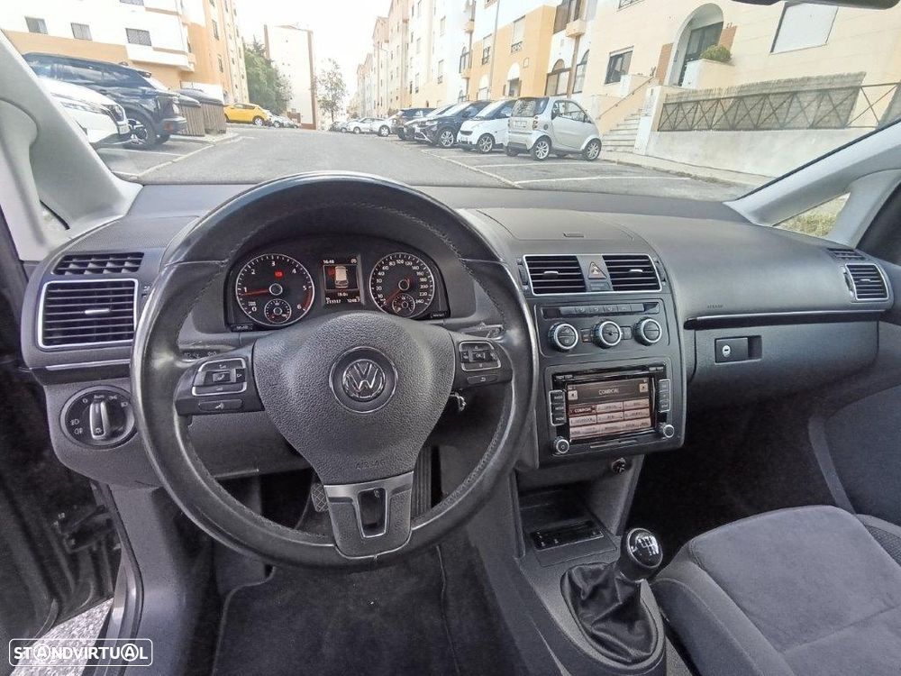 VW Touran 1.6 TDI Blue.Trendline 7L - 17