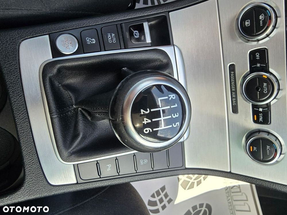 Volkswagen Passat - 36