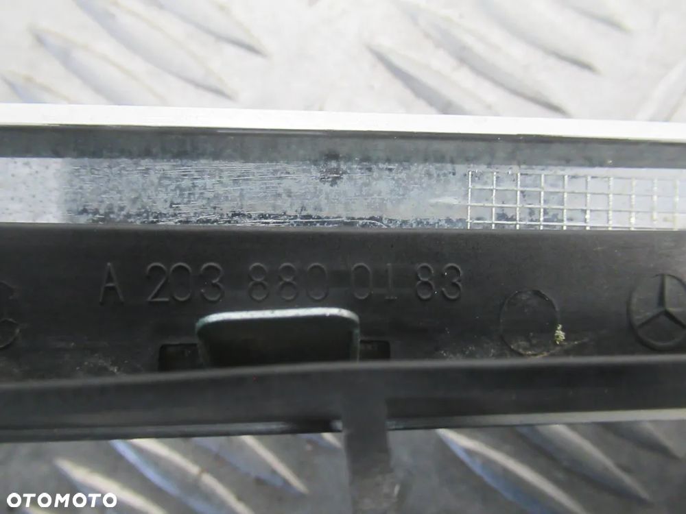 GRILL GRIL ATRAPA MERCEDES C-KLASA W203 2000-2004 - 17