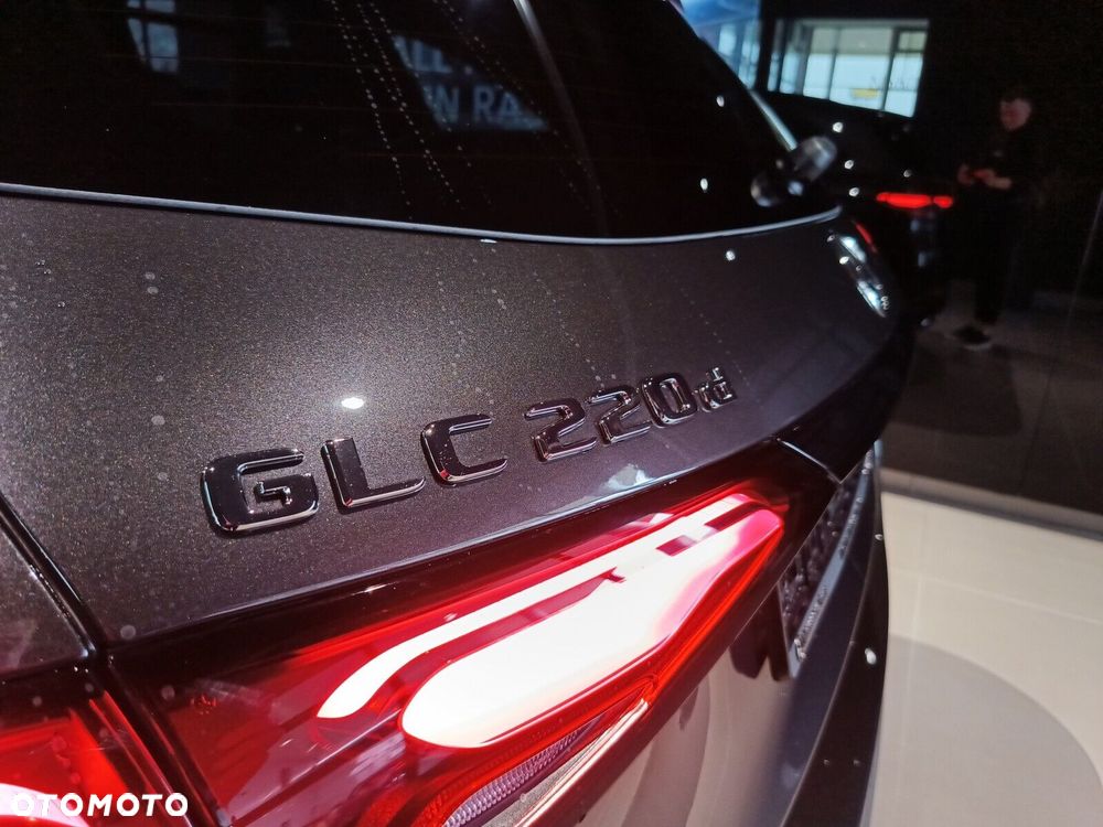 Mercedes-Benz GLC - 28