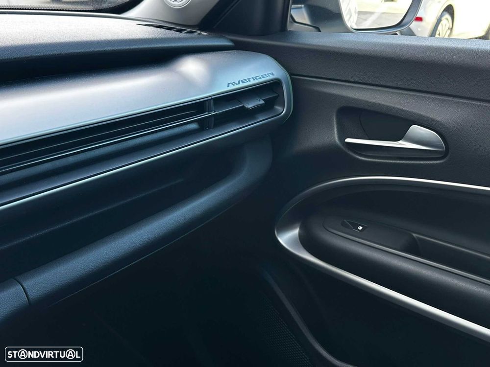 Jeep Avenger 1.2 GSE T3 Summit - 12