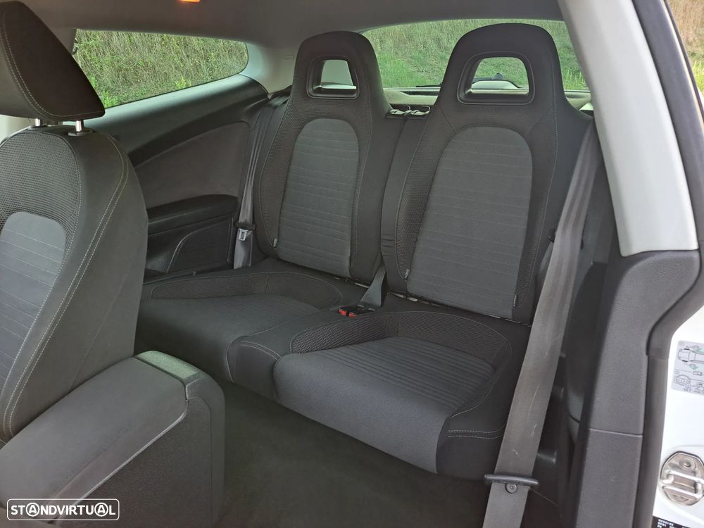 VW Scirocco 2.0 TDI Sport DSG - 27