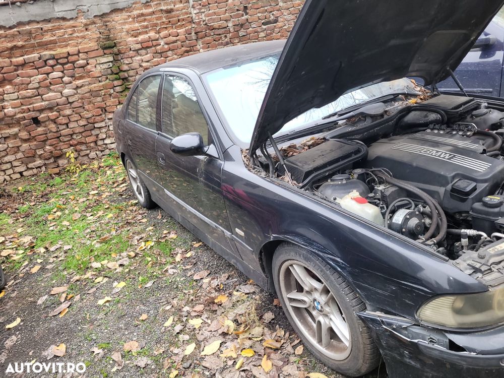 BMW Seria 5 525iA - 4