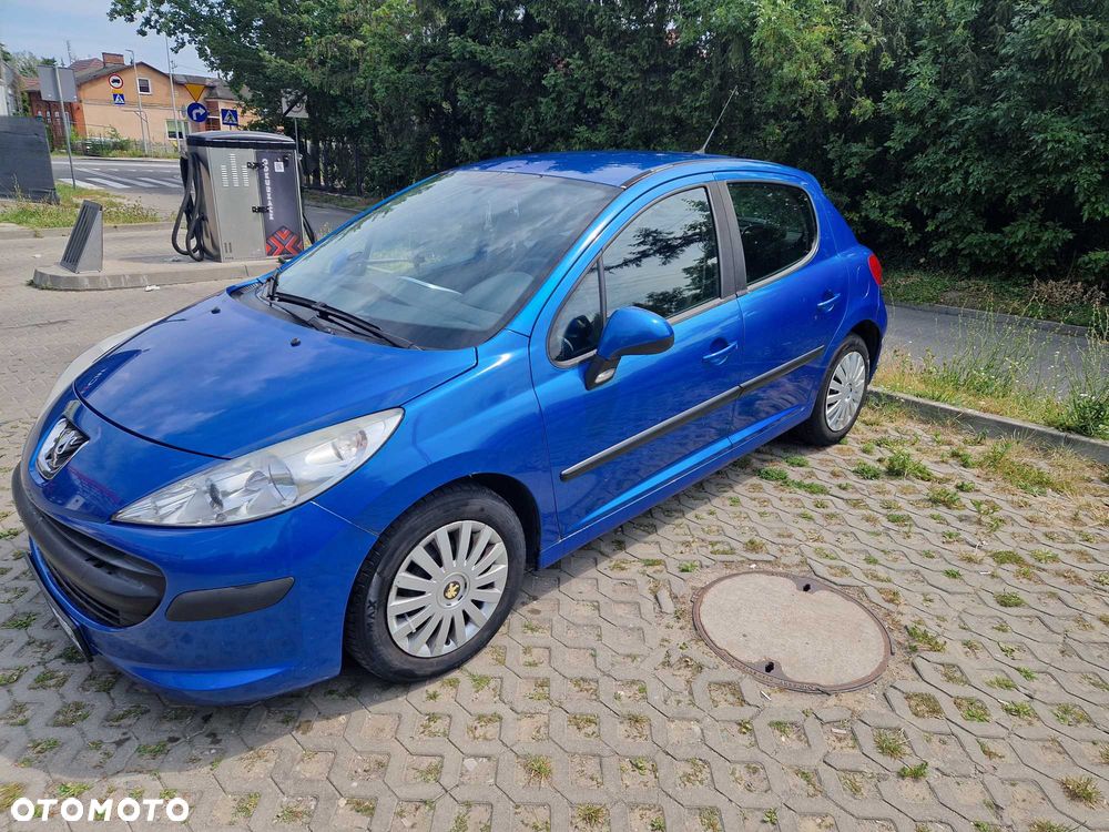 Peugeot 207 - 1