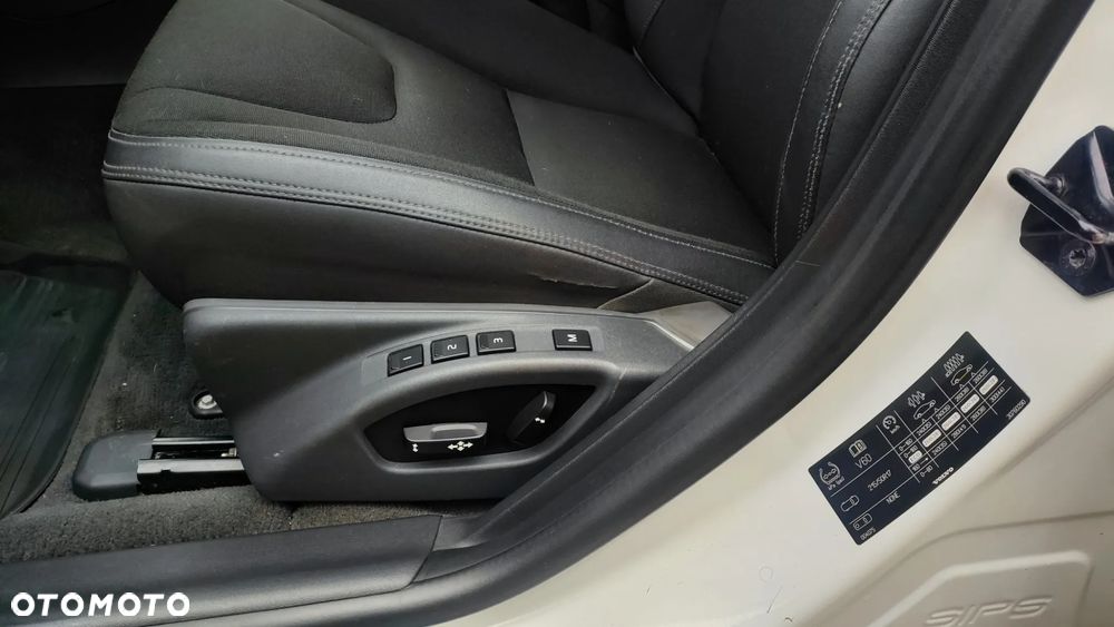Volvo V60 D5 AWD Geartronic Momentum - 12