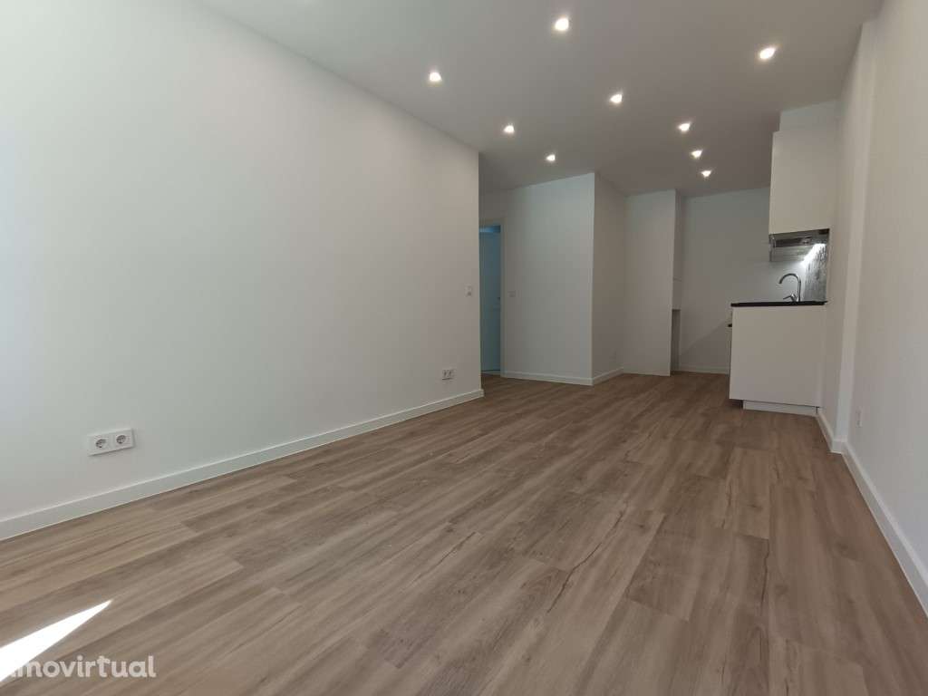Apartamento T2 Renovado em Odivelas - Grande imagem: 3/34