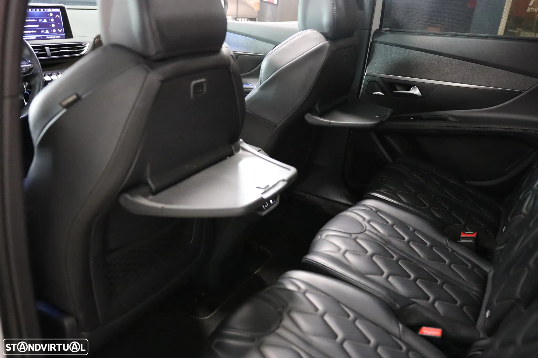 Peugeot 5008 1.5 BlueHDi GT Line J19 EAT8 - 29