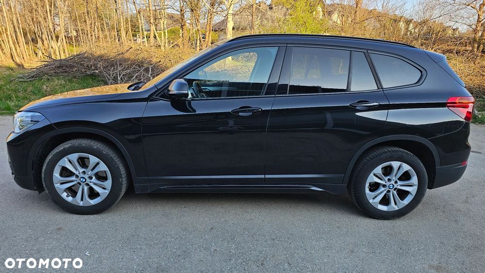 BMW X1 xDrive20i GPF Sport Line sport - 12