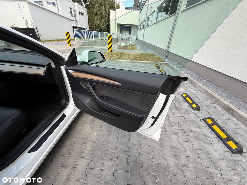 Tesla Model 3 RWD - 17