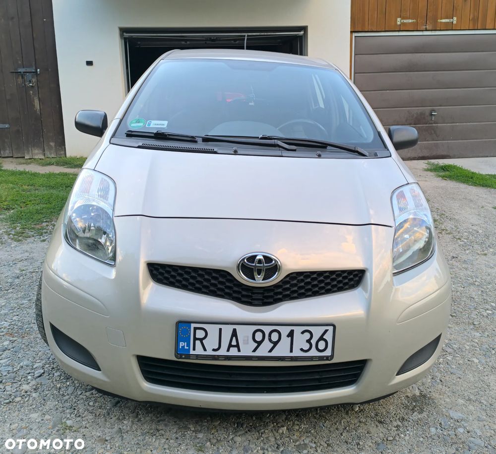 Toyota Yaris - 1