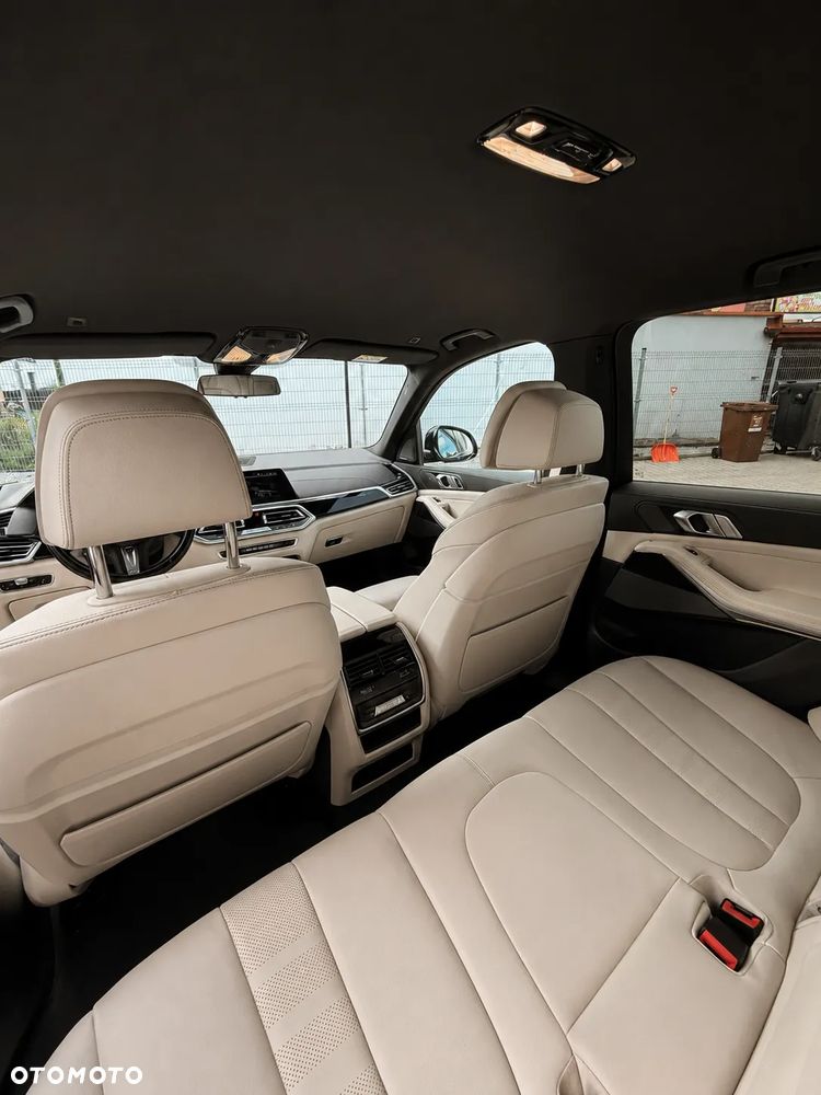 BMW X5 xDrive40d mHEV - 23