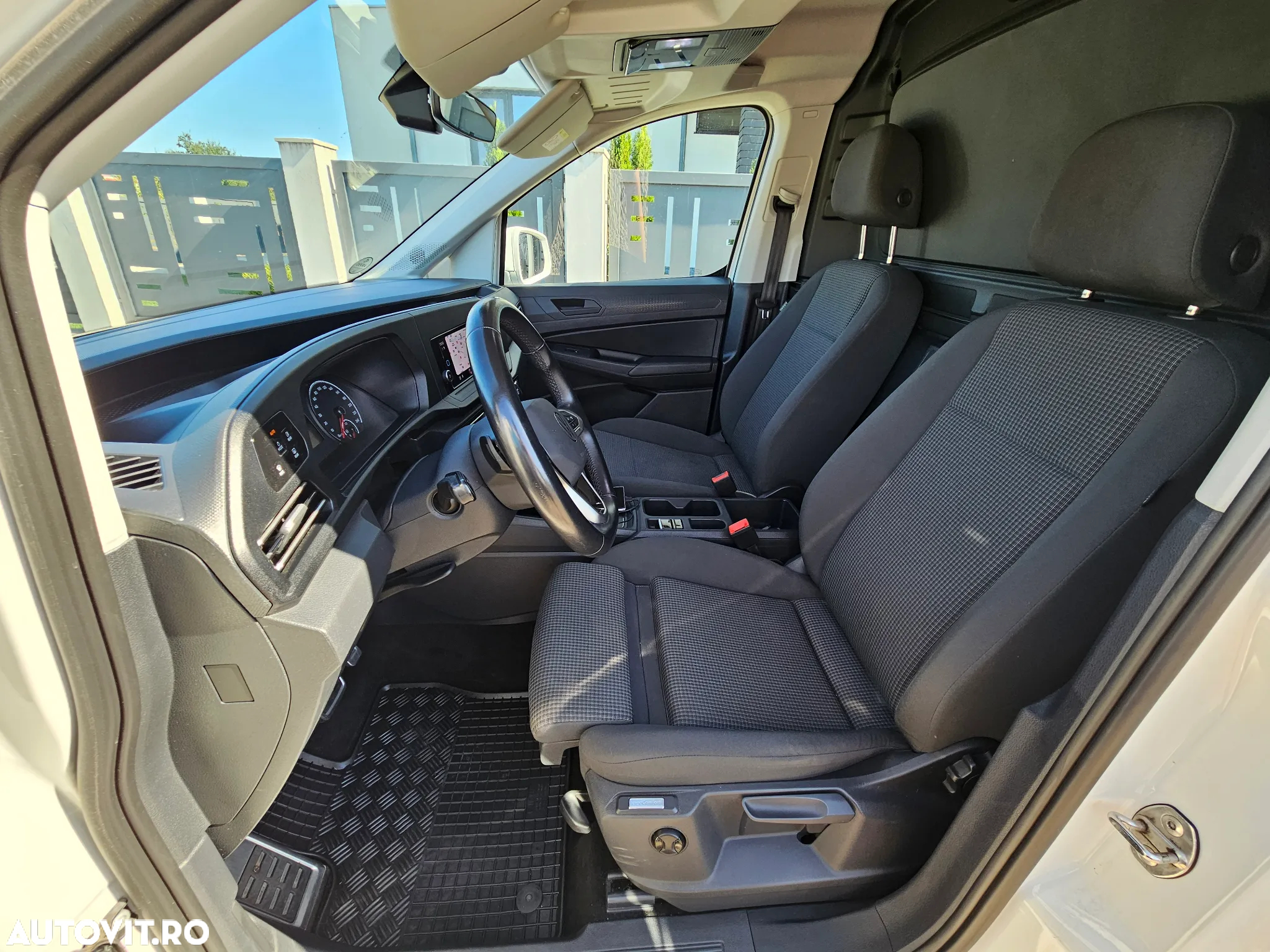 Volkswagen Caddy Maxi 2.0 TDI 90 kW DSG - 22