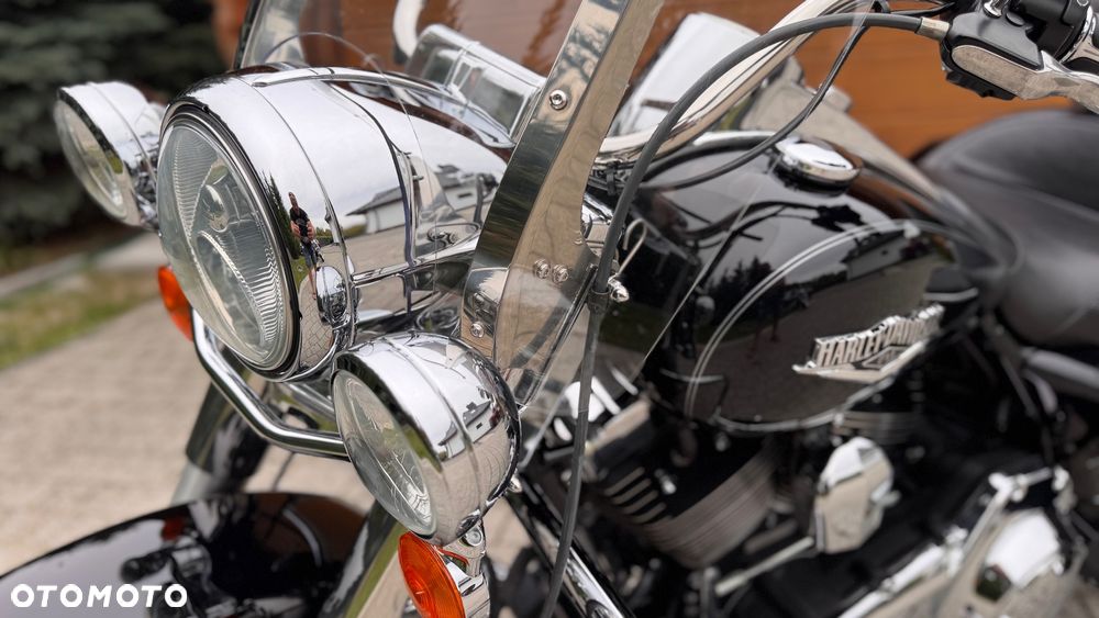 Harley-Davidson Touring Road King - 11