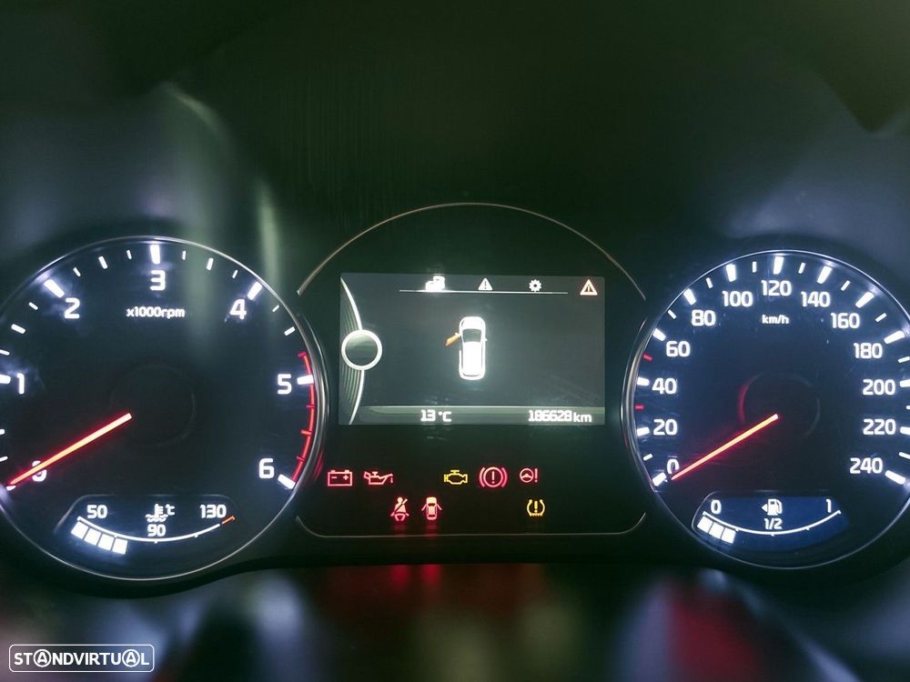 Kia Carens 1.7 CRDi ISG TX - 23