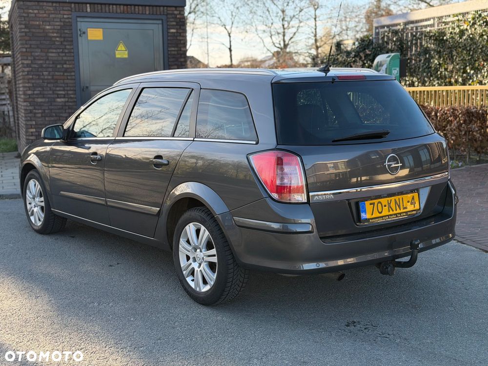 Opel Astra 1.6 Color Edition - 11