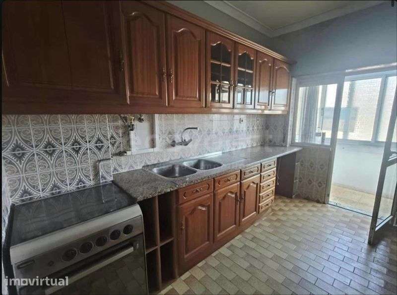 Apartamento T3 Localizado no Centro da Baixa da Banheira - Grande imagem: 5/10