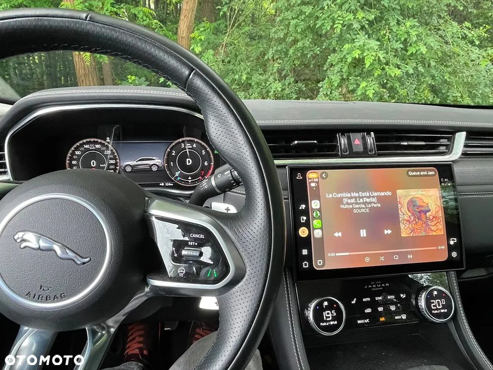 Jaguar F-Pace 3.0 P400 mHEV AWD R-Dynamic Black - 26