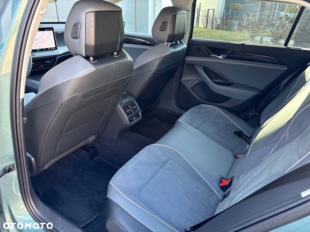 Volkswagen Passat - 11