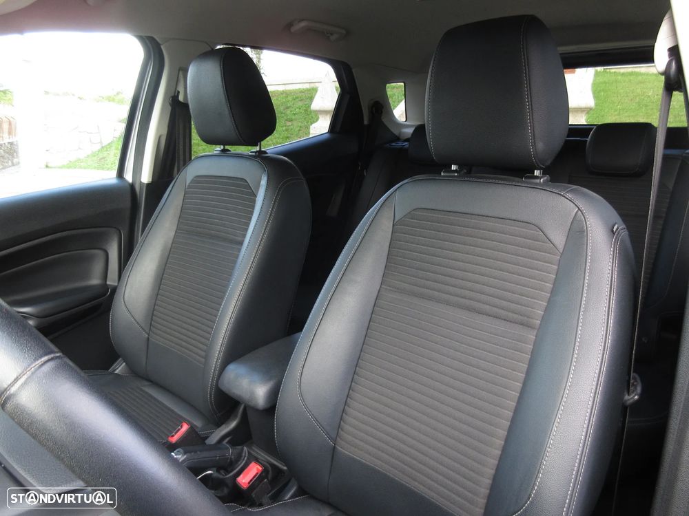 Ford EcoSport - 27
