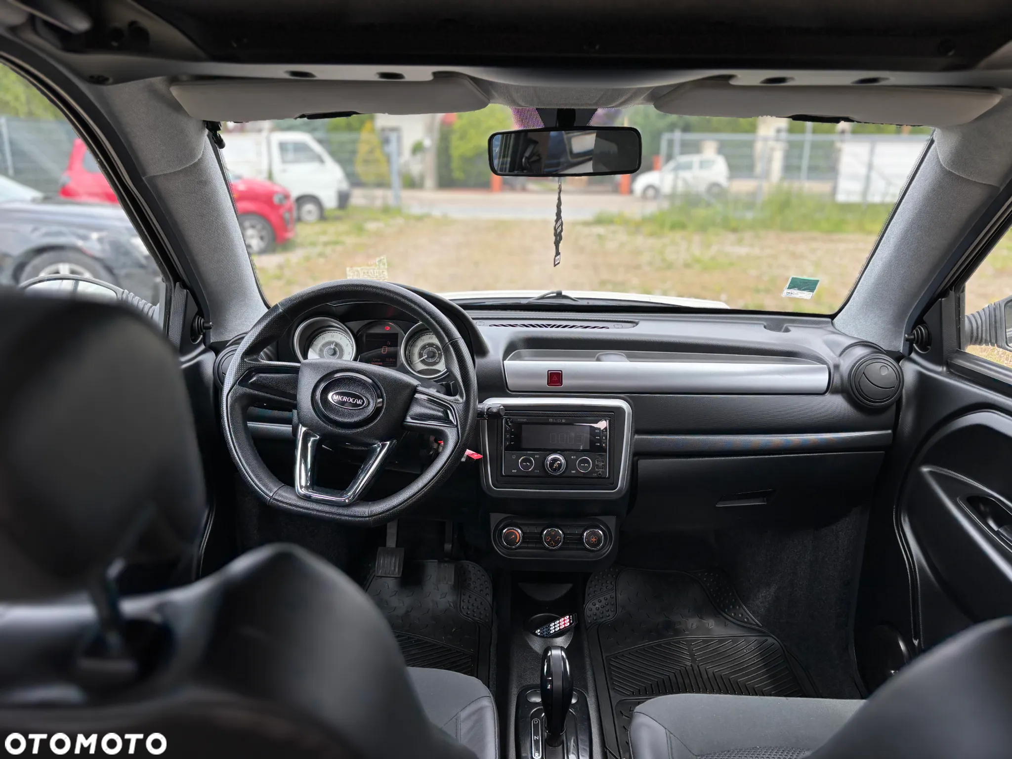 Microcar M.GO - 8
