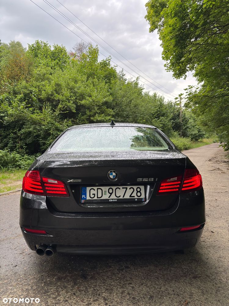 BMW Seria 5 528i xDrive - 5