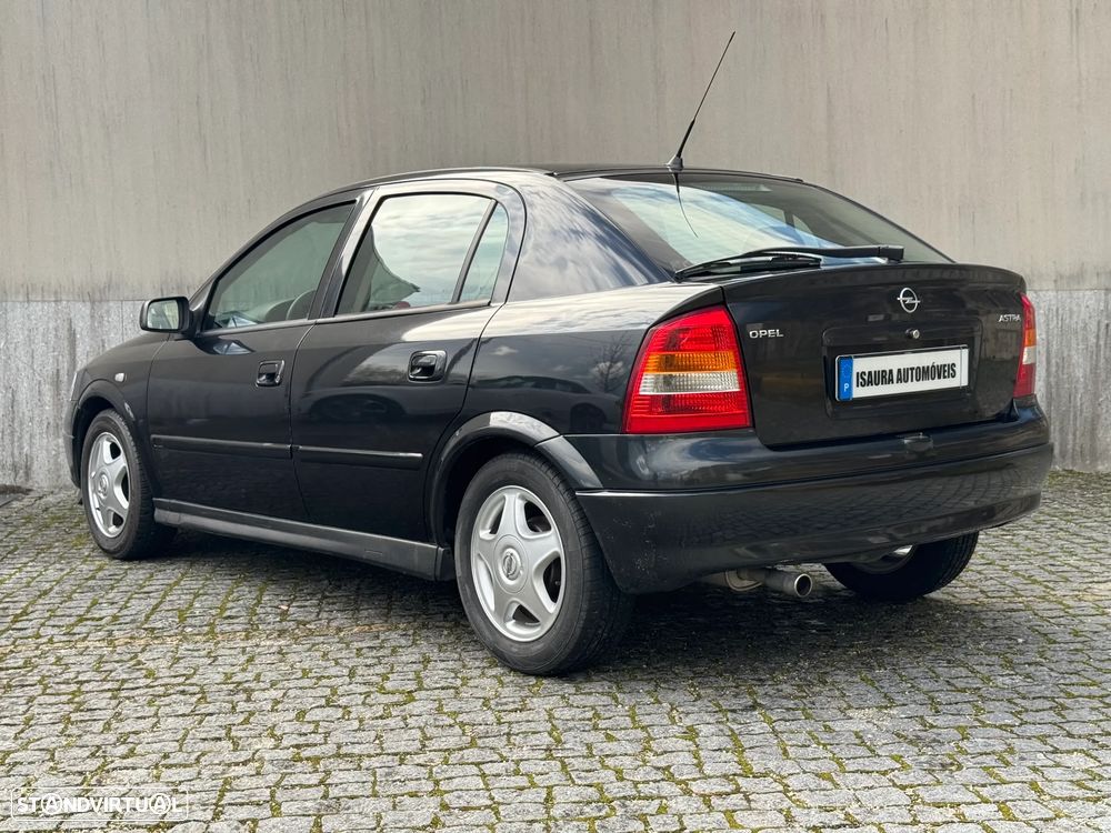 Opel Astra 1.2 Club - 2