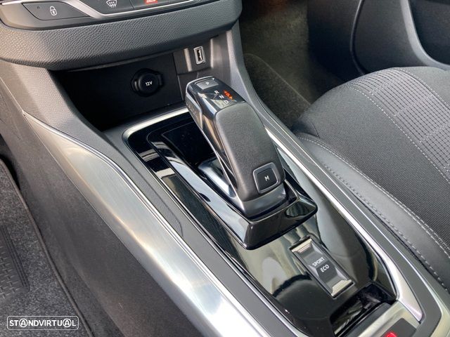 Peugeot 308 SW BlueHDi 130 EAT8 Style - 29