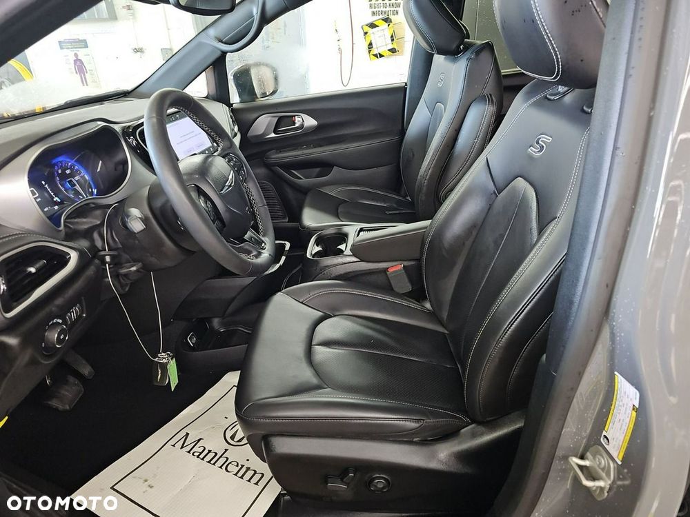 Chrysler Pacifica - 7