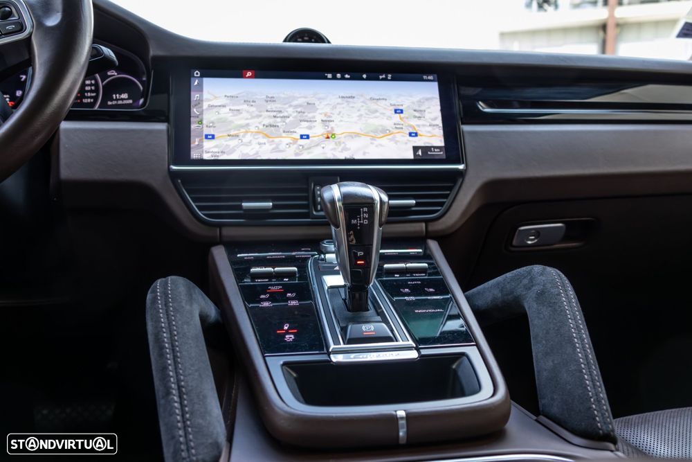 Porsche Cayenne Coupé E-Hybrid - 31
